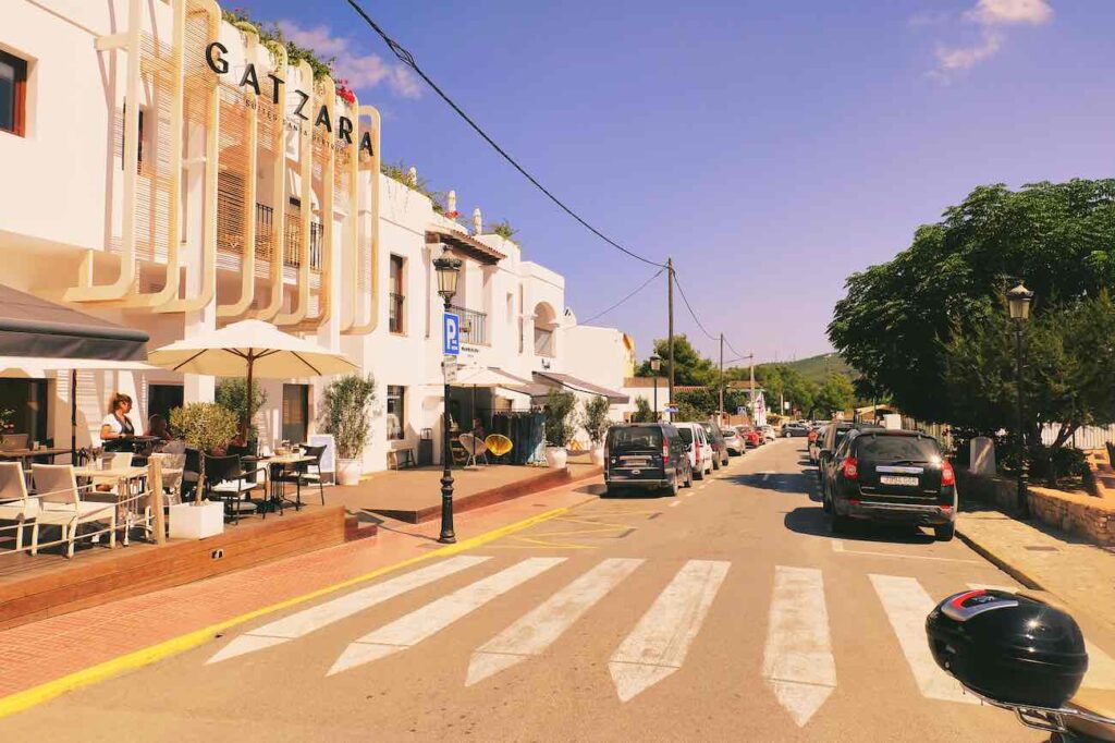 Relaxen op ibiza: de beste 7 manieren 10 relaxen op ibiza Klein stadje ibiza eiland spanje europa • relax op ibiza