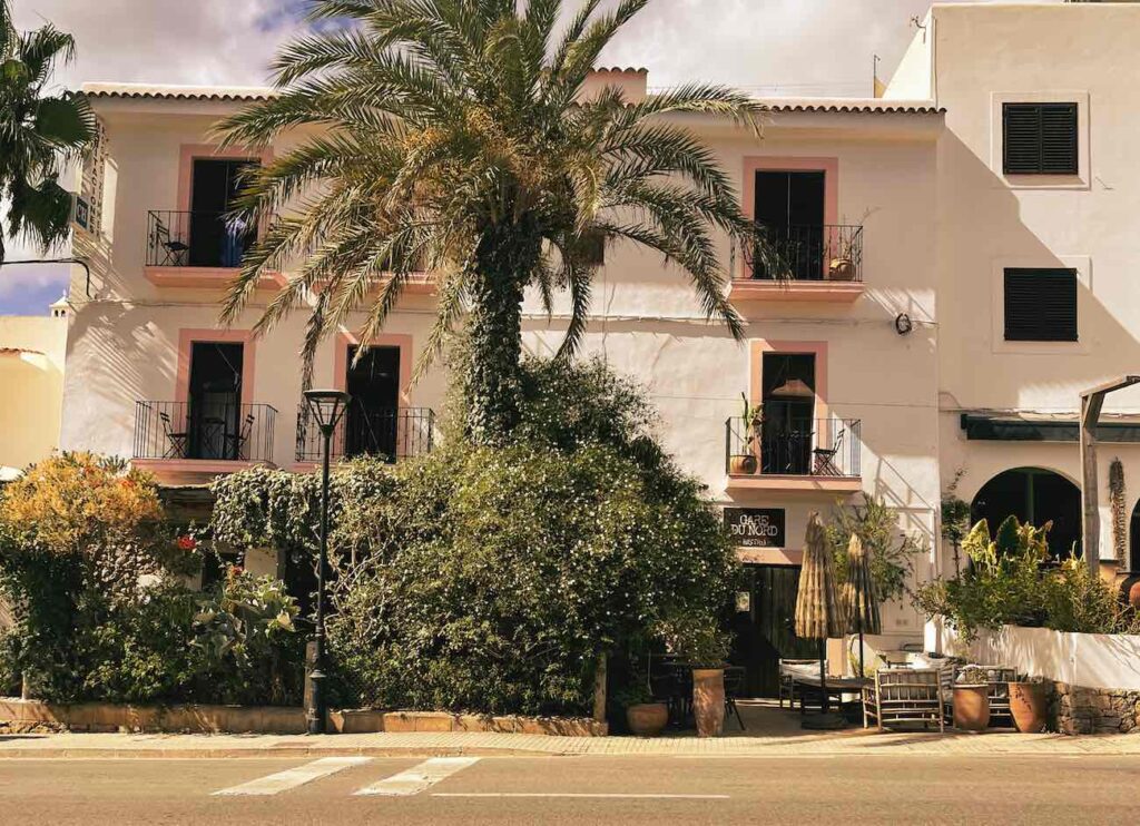 Relaxen op ibiza: de beste 7 manieren 9 relaxen op ibiza Klein stadje ibiza eiland spanje europa 2 • relax op ibiza