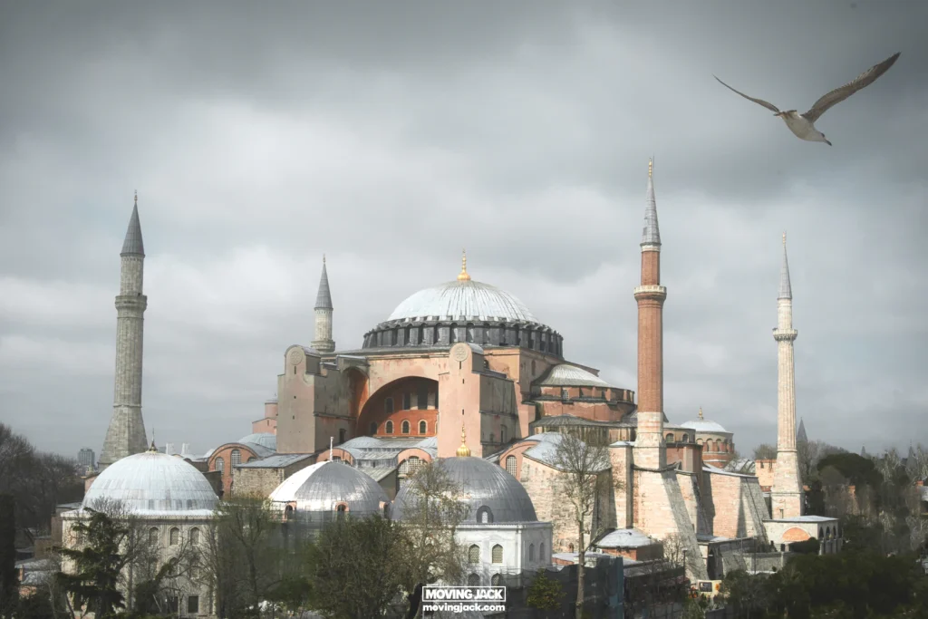 Hoe 3 dagen in Istanbul door te brengen: top 10 dingen om te doen 15 Hoe 3 dagen in Istanbul door te brengen Fix hagia sophia grote moskeestraten van istanbul waar istanbul beroemd om4 copyright bewegende jack • hoe 3 dagen in istanbul door te brengen