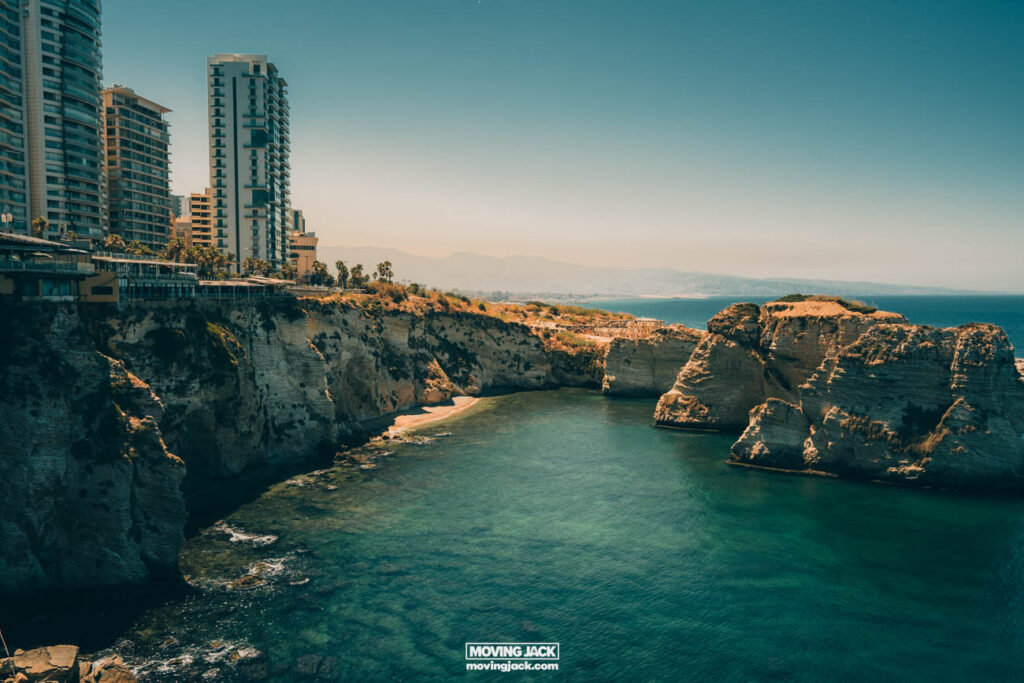 Restaurants en coffeeshops in Beiroet: beste 11 · Libanon 3 coffeeshops, restaurants in Beiroet Beiroet jounieh achrafieh اشرفية بير لبنان Libanees restaurant Midden-Oosten historische architectuur gebouwen stad stadsgezicht bouw centrum toerisme copyright verhuizing jack com26 • coffeeshops, restaurants in Beiroet