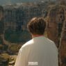Rawanduz revealed: iraq's best-kept secret (travel guide) 16 newroz Man visiting rawanduz, gazing at a deep canyon from the edge.