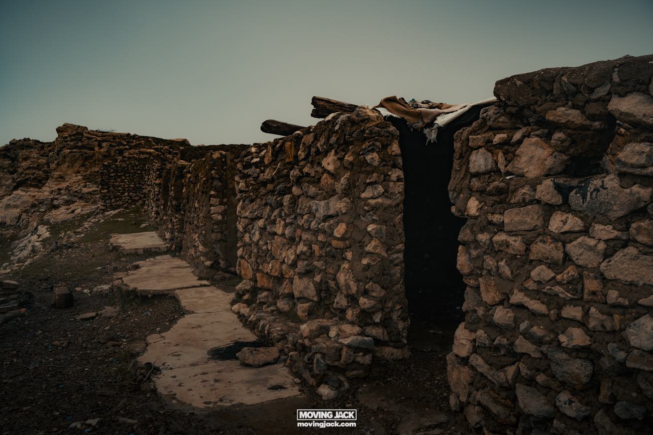 Iraq's zagros mountain: 8 wonders that will fuel your wanderlust 11 zagros mountain Zagros mountain adventure hiking iraq kurdistan middle east locals rugged terrain outdoors 10 • zagros mountain