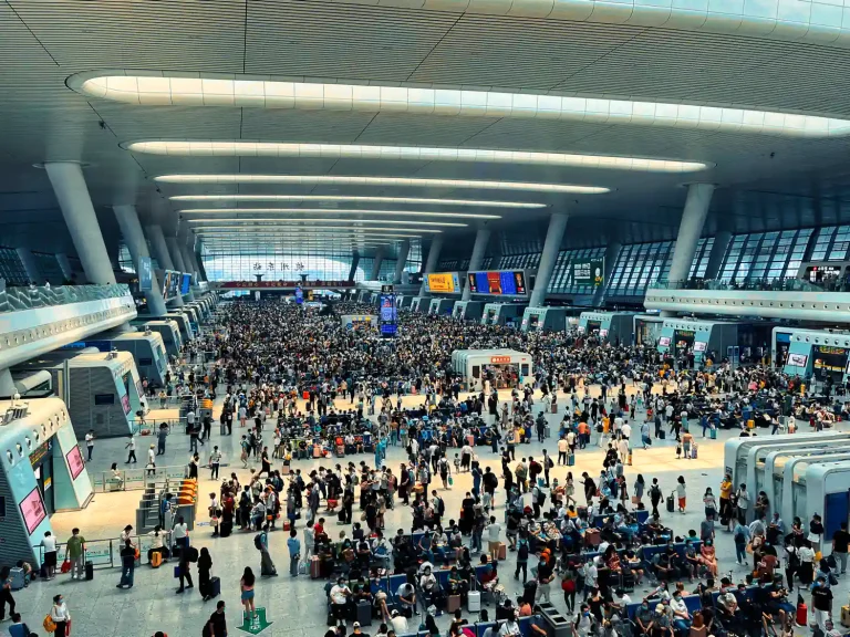 Verhuizen naar een nieuw land: de complete checklist 4 Verhuizen naar een nieuw land, checklist verhuizen naar een nieuw land, verhuizen naar een nieuw land en opnieuw beginnen, verhuizen naar een nieuw land zonder baan Druk treinstation china movingjack movingjack • verhuizen naar een nieuw land,verhuizen naar een nieuw land checklist,verhuizen naar een nieuw land en opnieuw beginnen,verhuizen naar een nieuw land zonder baan