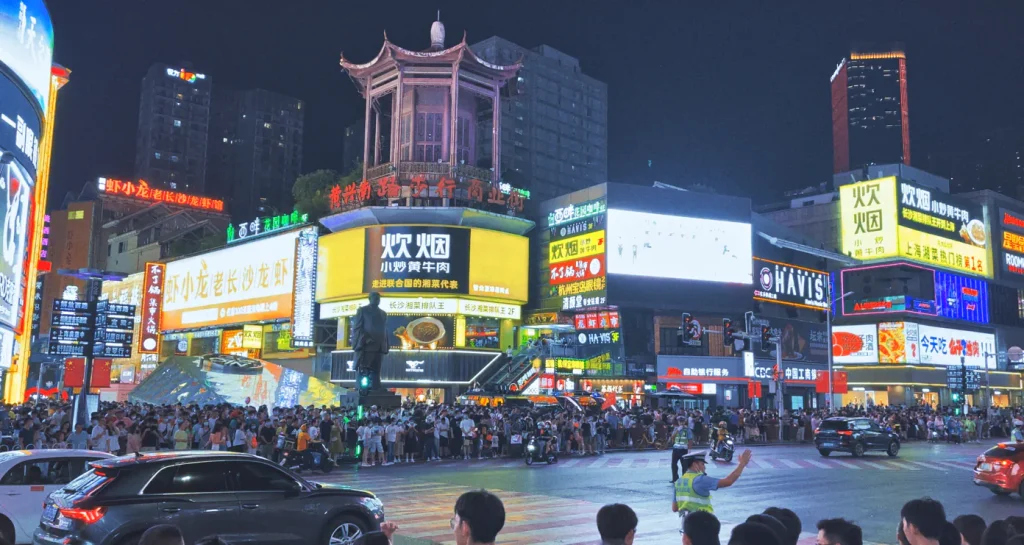 The busiest crossroad of the world 3 Changsha crossroad golden week busiest china 3 movingjack •