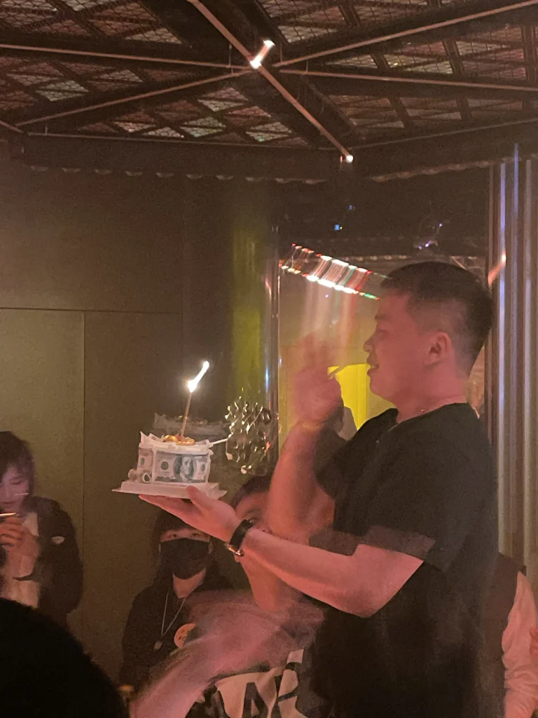 Werken bij een Chinees bedrijf: het perspectief van een buitenlander 11 Geldtaart •